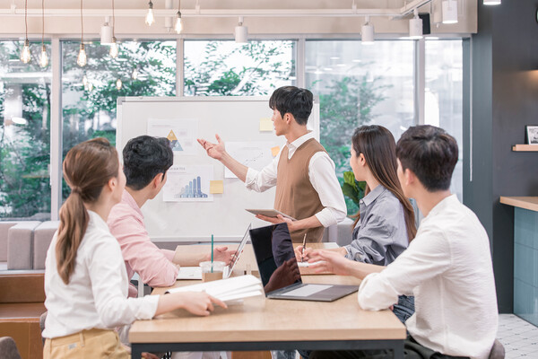 애자일은 부서간 경계를 허물고 원활한 소통을 통해 효율을 극대화 해 갑작스런 변화에도 대처할 수 있는 방법론이다. (사진=이미지투데이)
