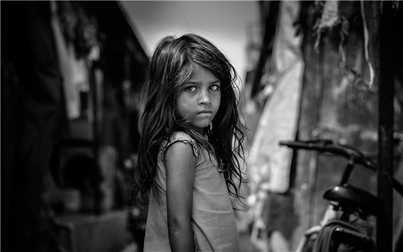 주로 아프리카 내에서 빈번하게 벌어지는 전쟁은 심각한 가난을 초래하며 아프리카의 농민들이 희생양이 된다(사진출처: 픽사베이)