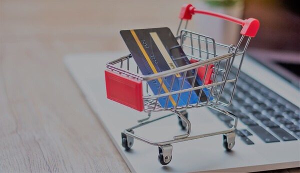 라이브 커머스, 새로운 쇼핑의 바람 (사진출처: elements envato)