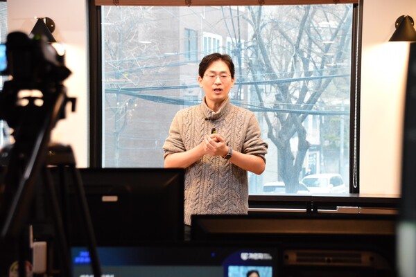 가인지경영세미나(3월)에서 강연 중인 플레이애자일 홍영기 코치