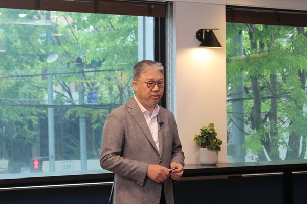 가인지경영세미나(4월)에서 초청강연 중인 퀀텀인사이트 황성현 대표