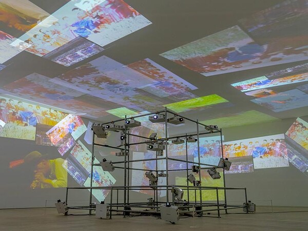 백남준의 시스틴 채플( 이미지 출처 : 울산시립미술관 홈페이지 )