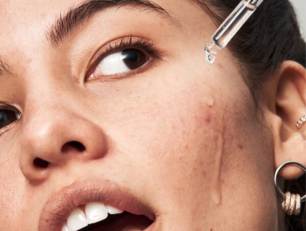 스킨케어 제품 광고 (출처: e.l.f. 홈페이지)