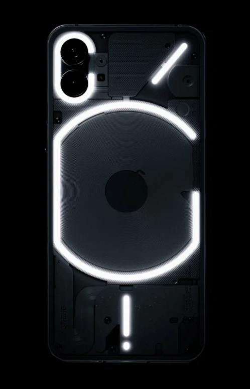 후면에 LED 불빛이 들어온다 / 낫싱 홈페이지