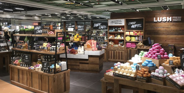 러쉬 신세계백화점 대구점 매장 사진 (이미지 출처:러쉬 공식 홈페이지)