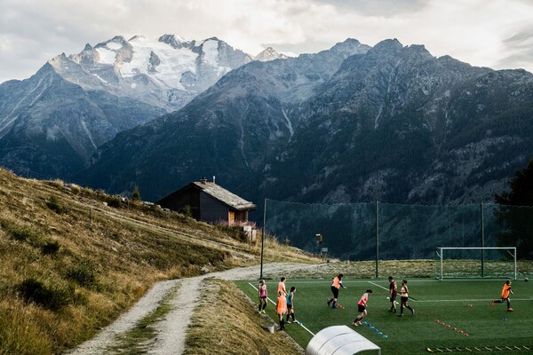 상승세만 보일 것 같던 나이키의 주가가 올해 들어 꺾인 모습을 보였다. 