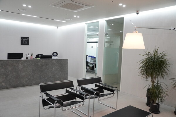 법무법인 수오재의 내부 풍경이다.