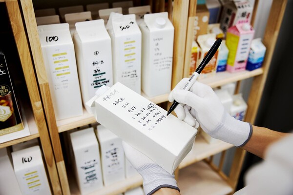 종이팩에 다른 성분이 포함되면 터지기 때문에 리필리만의 솔루션으로 그런 문제점을 보완했습니다