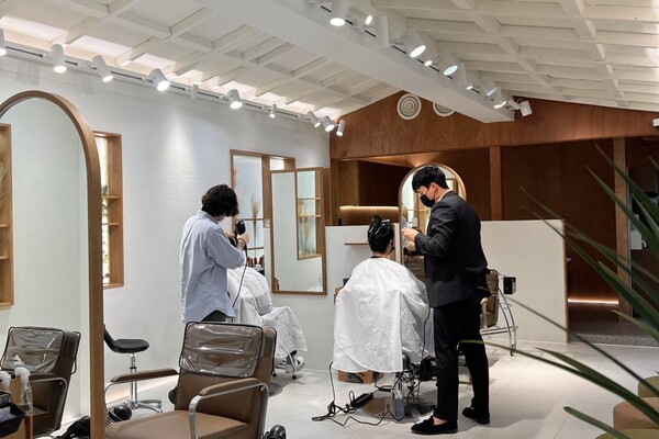 가성비라는 것은 고객이 비용을 내고 돈을 소비를 했을 때 얼마만큼 그만큼의 성능을 내줄 수 있냐 이런 것들을 좀 중요하게 생각 (사진출처: 카이정 헤어 홍대상수점)