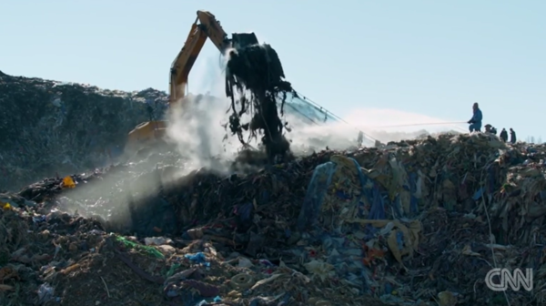  South Korea’s plastic problem is a literal trash fire (사진출처: CNN 보도자료 캡처)