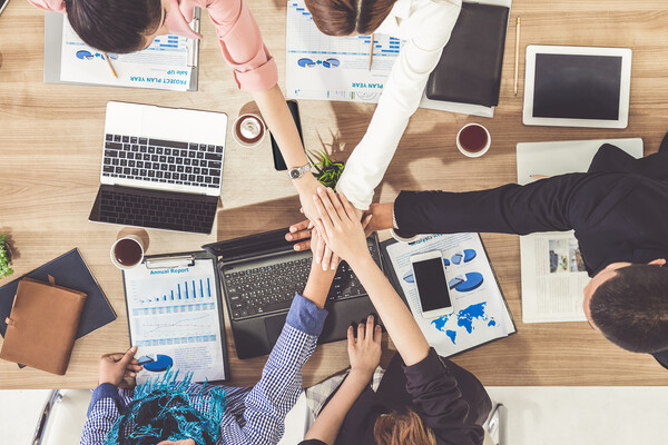 디뉴먼트 조직문화? “수직적인 구조지만 수평적인 조직문화·직급 관계없이 일정 권한과 책임”