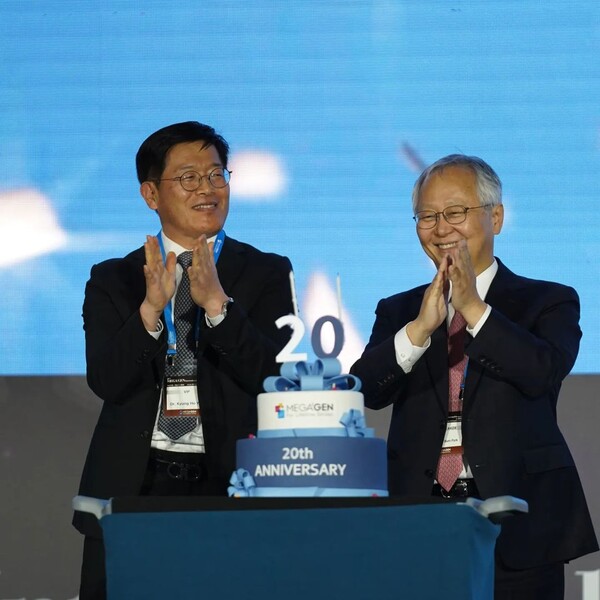 (사진출처: 메가젠임플란트 공식 인스타그램)