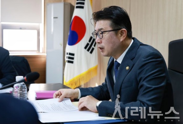 장상윤 사회수석, 교육부 차관 시절 서울 여의도 한국교육시설안전원에서 열린 제1차 취약계층 지원 범사회부처 협의회에 참석해 발언하고 있는 모습. [제공 : 교육부]