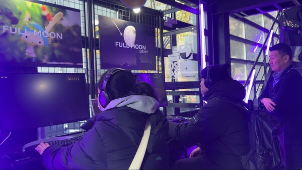 한국콘텐츠진흥원 2024 게임레벨업쇼케이스에서 루나홉 플레이 모습
