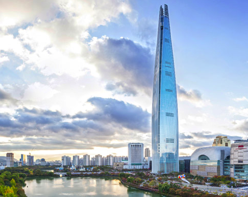 창립 50주년 롯데월드타워[출처:롯데그룹]