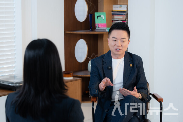 책 '이제 그냥 즐기려고요'를 통해 전한 김태균의 고백… 인정과 행복은 글쓰기에서 시작된다 [출처: 가인지캠퍼스]