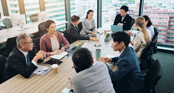 열심히 일하는 것을 넘어 ‘잘’ 하기 위한 전략이 필요한 시대[출처: 이미지투데이]