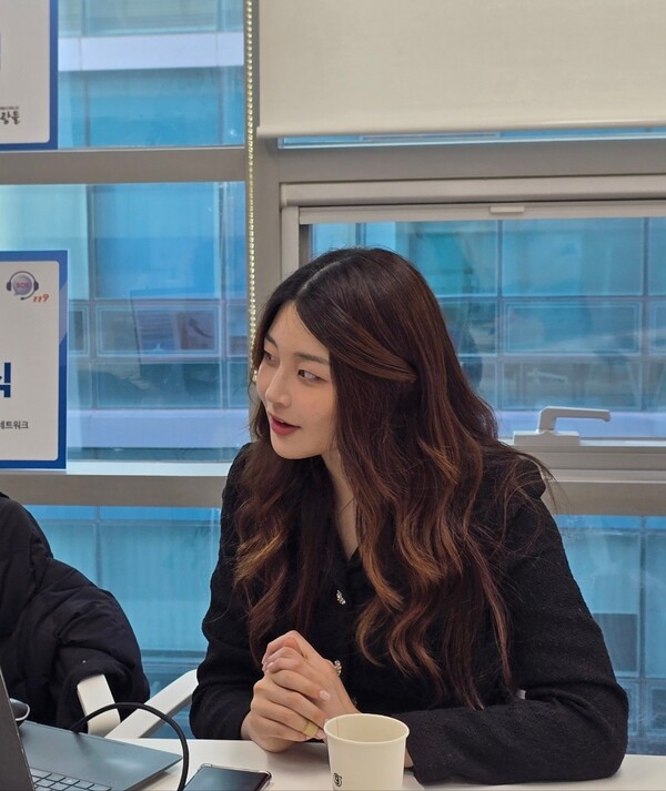 인터뷰 진행 중인 나눔비타민 김하연 대표[출처:나눔비타민]