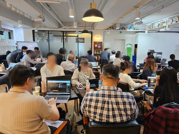 현장 참여자들이 실습을 진행하고 있다.[출처:강현중 기자]