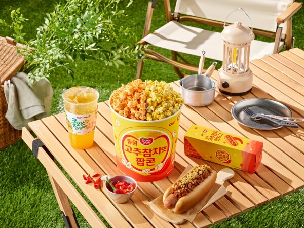 CGV가 동원F&B와 협업해 선보이는 ‘동원 고추참치맛 팝콘’, ‘동원 고추참치 핫도그’, ‘쿨피스 파인톡톡 에이드’[출처: CJ]
