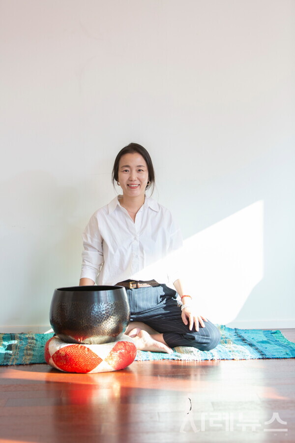 마보 유정은 대표가 환하게 미소짓고 있다.[마보 제공]